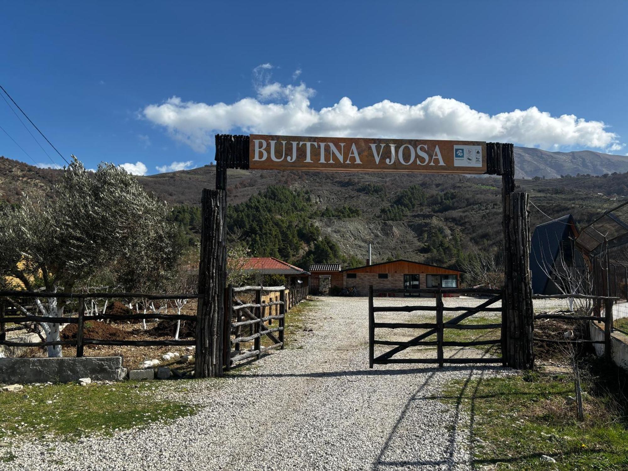 Hotel Bujtina Vjosa Memaliaj Exterior foto